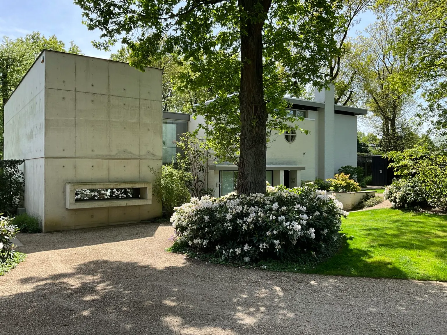 Dubbele woning in Waalre, oud en nieuw deel